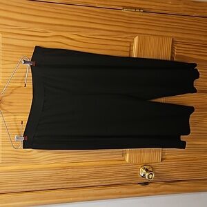 Susan Graver Capris Women's. Sz L